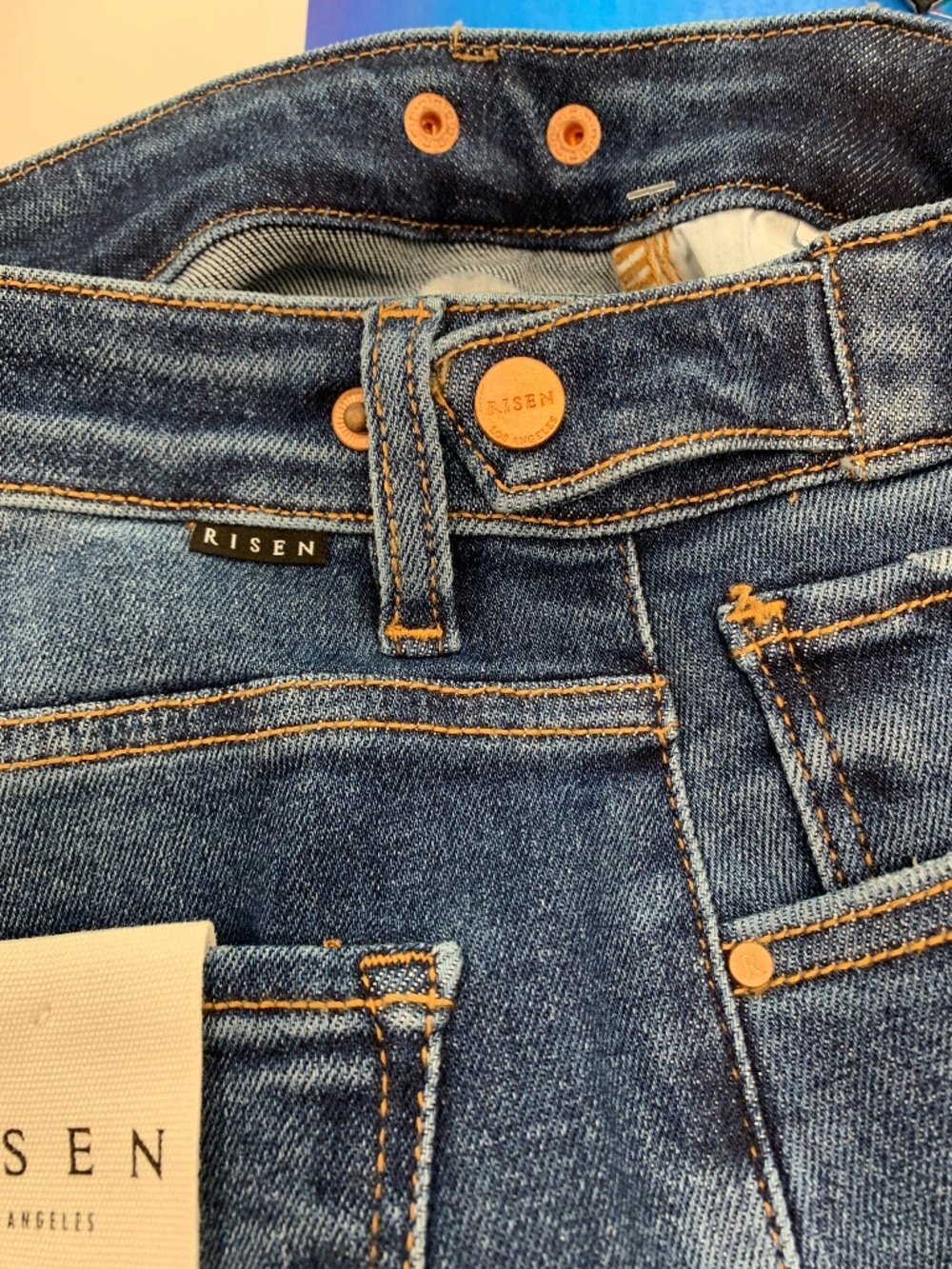 Risen wide leg  jean with snap to adjust waist - Picture 3 of 3